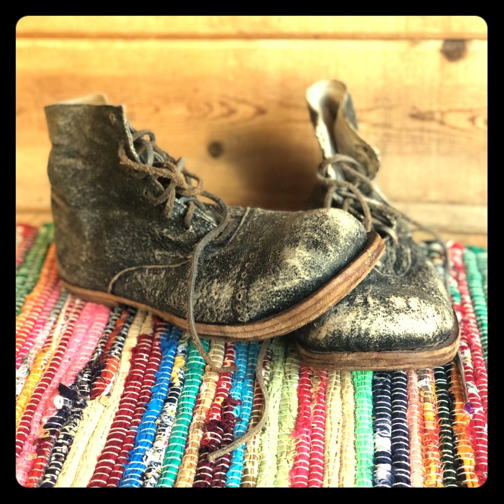 Magnolia Pearl Bojangles boots Hawk size 38